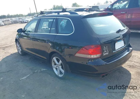 2011 Volkswagen Jetta Sportwagen 2.0L Tdi from USA, damaged, VIN 3VWPL7AJ3BM690510